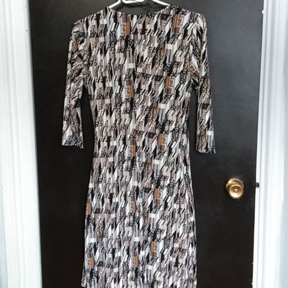 Ricki's dress - Picture 3 of 4